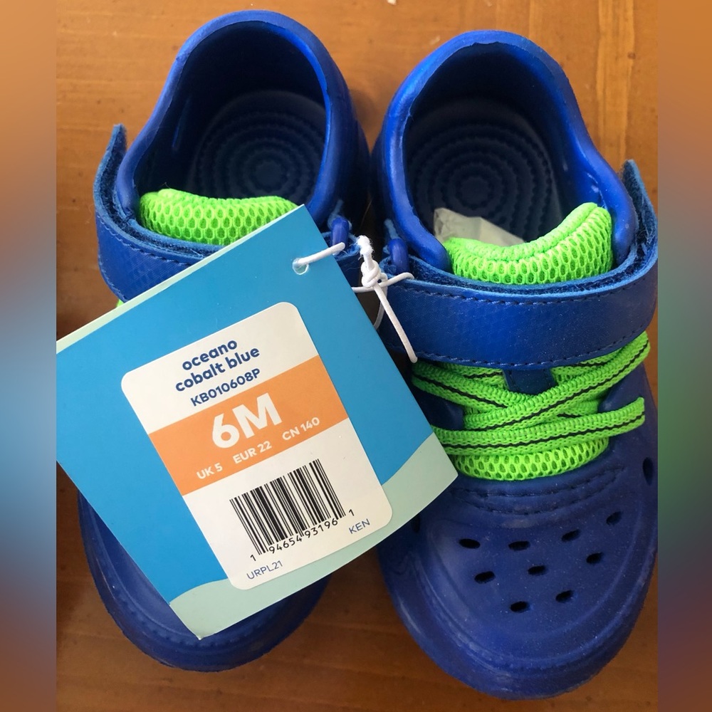Waterproof sneakers